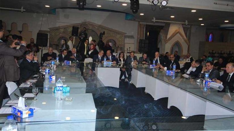 السويدي يلتقي رجال