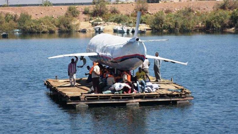 بروفة لسقوط طائرة