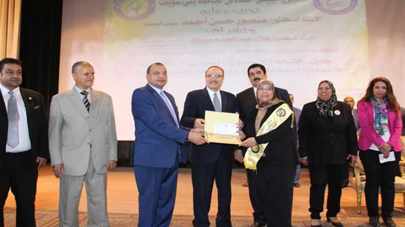 تكريم مثاليات جامعة