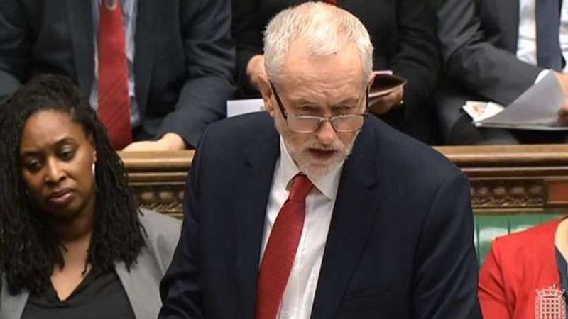 معارض بريطاني يدعو