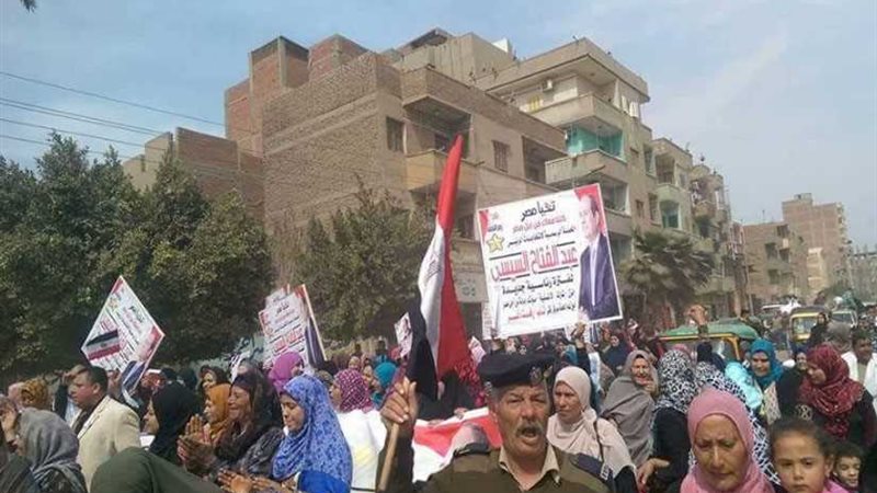 بالصور.. مسيرة نسائية