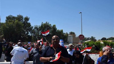 المصريون يتوافدون على سفارتنا بالإمارات للتصويت فى الانتخابات الرئاسية فى اليوم الثانى