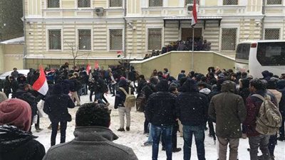 دفء الوطنية يحمي الناخبين من الصقيع في أوكرانيا