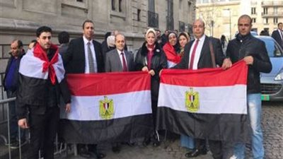 توافد المصريين على لجنة الانتخابات بسفارة مصر في بلجراد