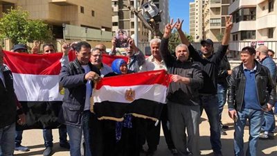 بالصور.. احتشاد المصريين بسفارة مصر في لبنان للإدلاء بأصواتهم