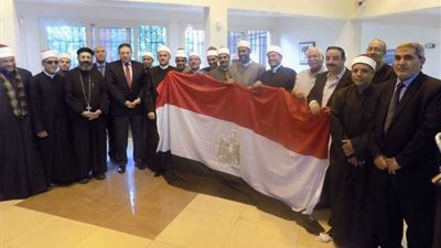 تحت راية الوطن.. ممثلو الأزهر والكنيسة يصوتون في أوغندا