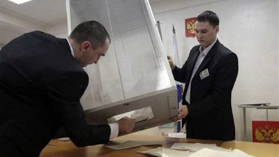 النتائج الأولية تشير إلى تقدم قياسي لبوتين في الانتخابات