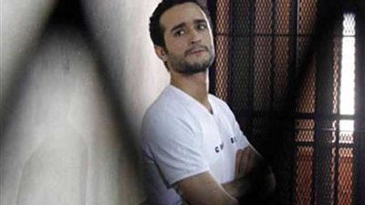 تأجيل محاكمة دومة في أحداث مجلس الوزراء لـ21 مارس لاستكمال فض الأحراز