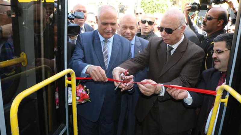 12 أتوبيسا بطابقين