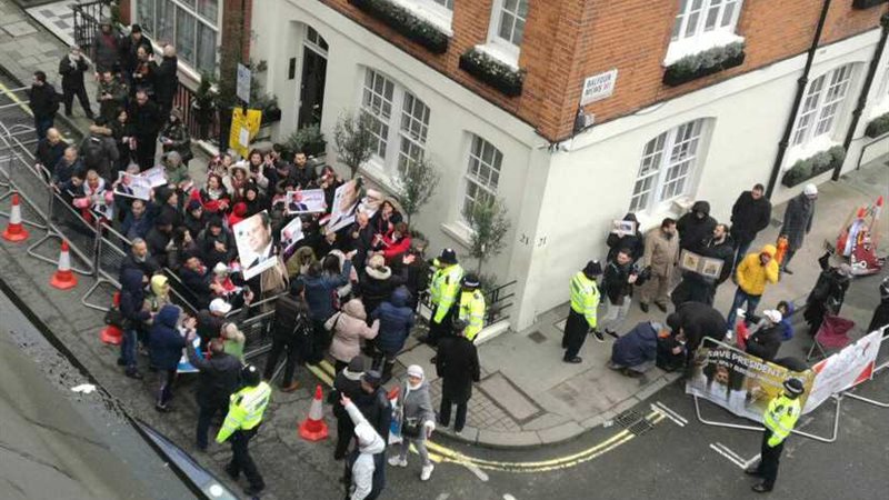 محاولات يائسة لفلول