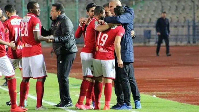 الأهلى يكافئ لاعبيه