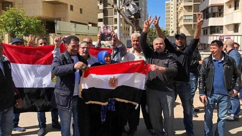 بالصور.. احتشاد المصريين