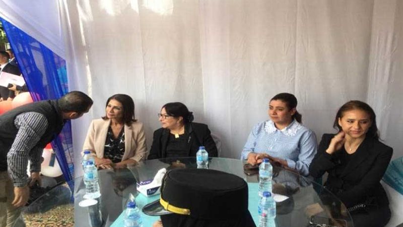 نيللي كريم تطالب