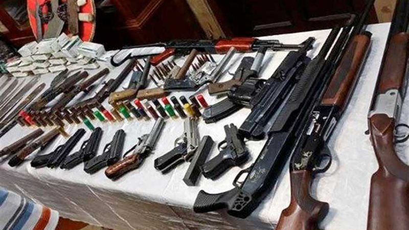 ضبط 56 قطعة سلاح