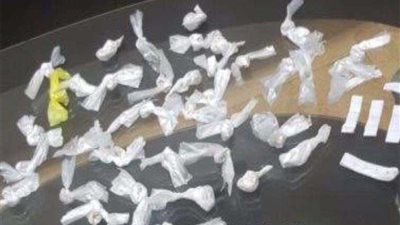 مباحث القاهرة عاطل بحوزته مواد مخدرة في بدر