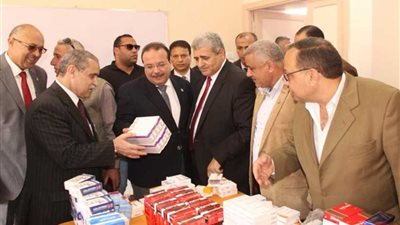 رئيس جامعة طنطا يفتتح القافلة الطبية بكفر حجازي بالمحلة