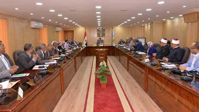 محافظ أسيوط: تجهيز 497 مقرا انتخابيا وتزويدها بكراسي متحركة لكبار السن