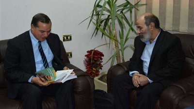 ناجح إبراهيم يناقش 