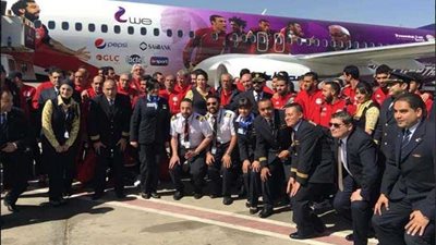 بعثة المنتخب الأول تغادر القاهرة في طريقها إلى سويسرا