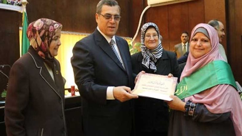 محافظ الفيوم يُكرم