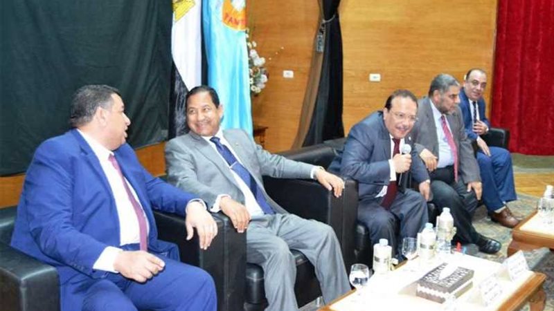 محافظ الغربية يحضر