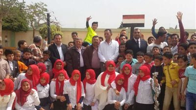 مسيرات لطلاب المدارس بالدقهلية للدعوة للمشاركة في الانتخابات