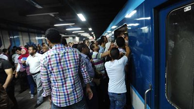 عطل في أحد قطارات المترو بمحطة الشهداء