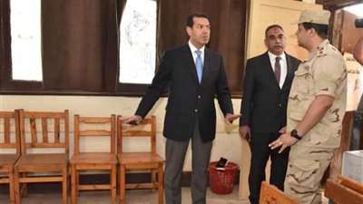 محافظ أسيوط يتفقد المقار واللجان الانتخابية