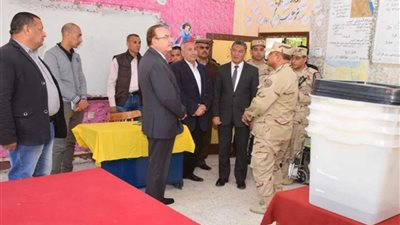 المحافظ والقيادات الأمنية يتفقدون اللجان الانتخابية