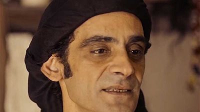 محمود فارس ينهي 