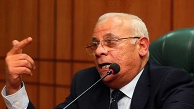 محافظ بورسعيد يتفقد غرفة العمليات الرئيسية للانتخابات