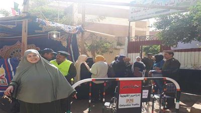 بالأغاني والزغاريد بدء توافد الناخبين على لجان القليوبية