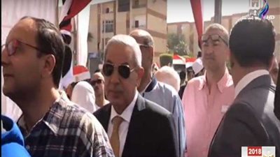 وزير التجارة: رأيت مشاركة كبيرة للشباب ولجنتي مزدحمة منذ بدء التصويت (فيديو)