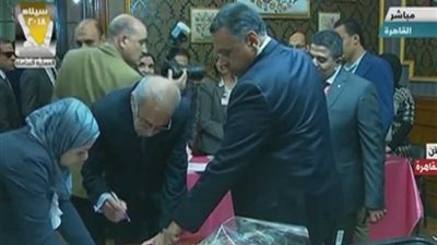 رئيس الوزراء يدلي بصوته بالانتخابات الرئاسية (فيديو)