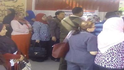 إقبال كبير على التصويت بلجنة الخارجة بالوادي الجديد