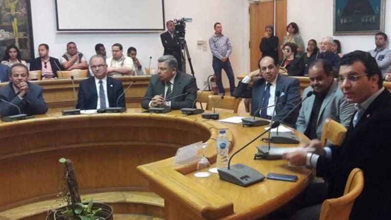 مؤرخون يناقشون كتاب