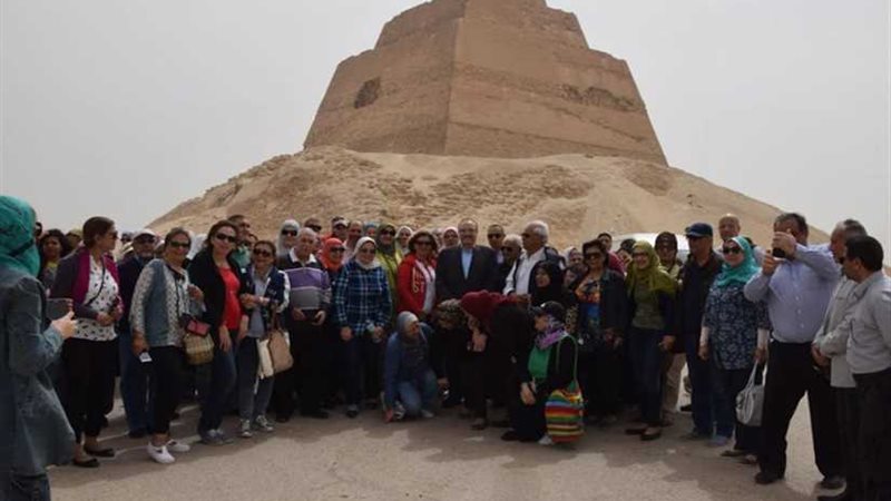 140 عضوا من نادي