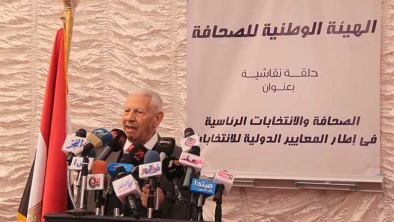 مكرم محمد أحمد: مشاركة