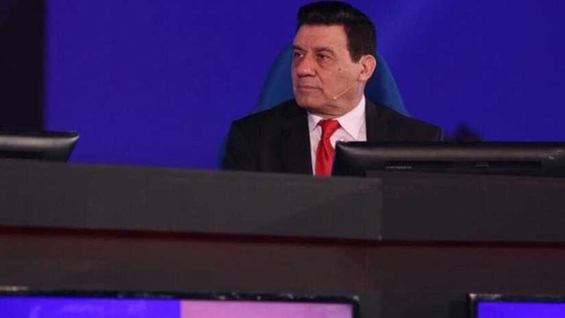 ذباب الجماعة يستغل