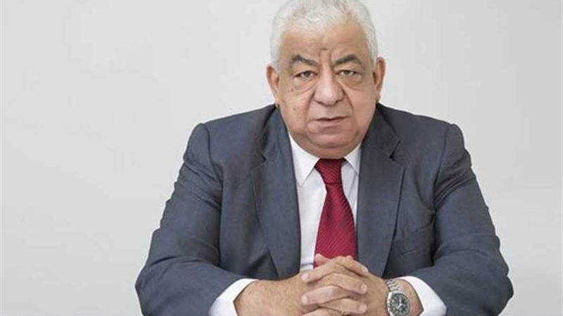 الإعلاميون يحثون