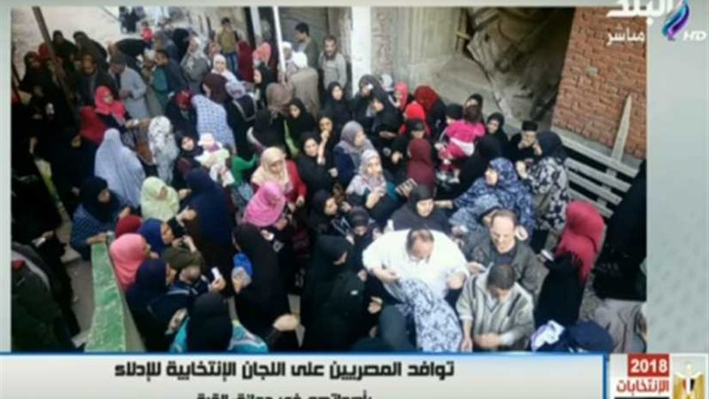 توافد الناخبين على