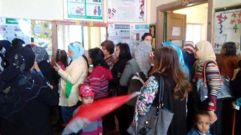 سيدات مصر تحتشد أمام