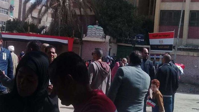 إقبال كثيف على لجان