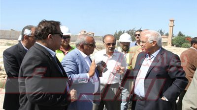 بالصور.. وزير النقل يتفقد مشروعات الطرق والكباري في غرب الإسكندرية