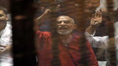 المؤبد لبديع و35 آخرين والحبس 15 سنة لـ 8 متهمين في أحداث الإسماعيلية