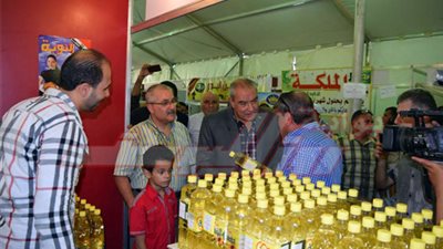 محافظ المنيا يفتتح معرض أهلا رمضان للسلع الغذائيه علي كورنيش النيل