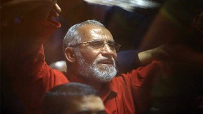 وقف سير محاكمة بديع وآخرين بأحداث البحر الاعظم لحين الفصل فى طلب الرد