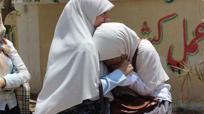 إغماءات و6 حالات غش وتمزيق ورقتي إجابة في امتحان فيزياء الثانوية بدمياط