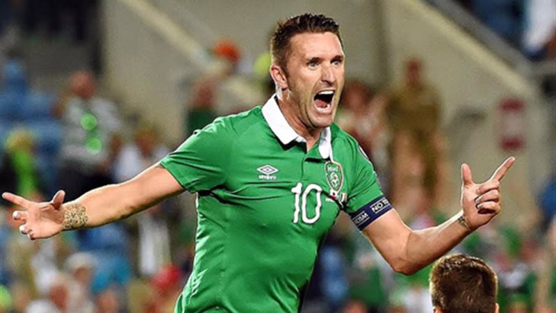 السويد تتعادل بشق