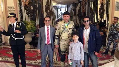 محمود فارس يدلي بصوته.. ويؤكد: السيسي زعيم شعب مصر(صور)